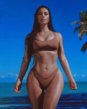 Kim Kardashian ouvre la voie à plus de diversité dans le swimwear